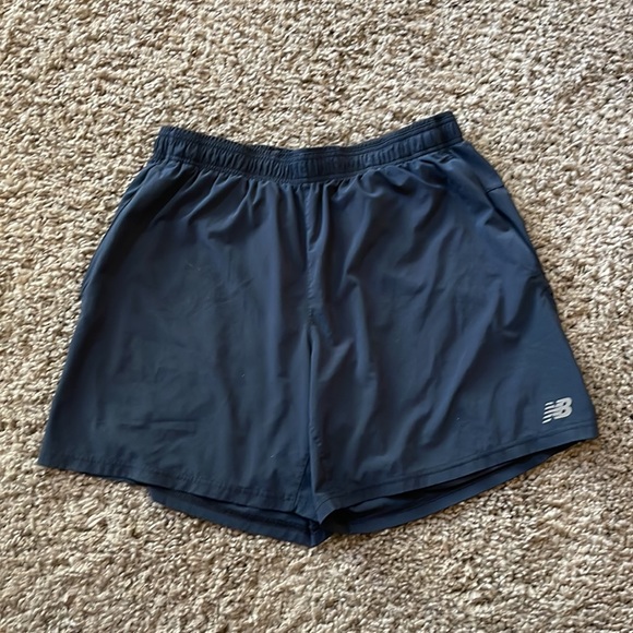 New balance shorts - Picture 2 of 3